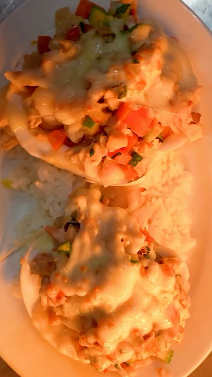 Post 4 by La Corriente Cevichería Nais on Instagram (video)