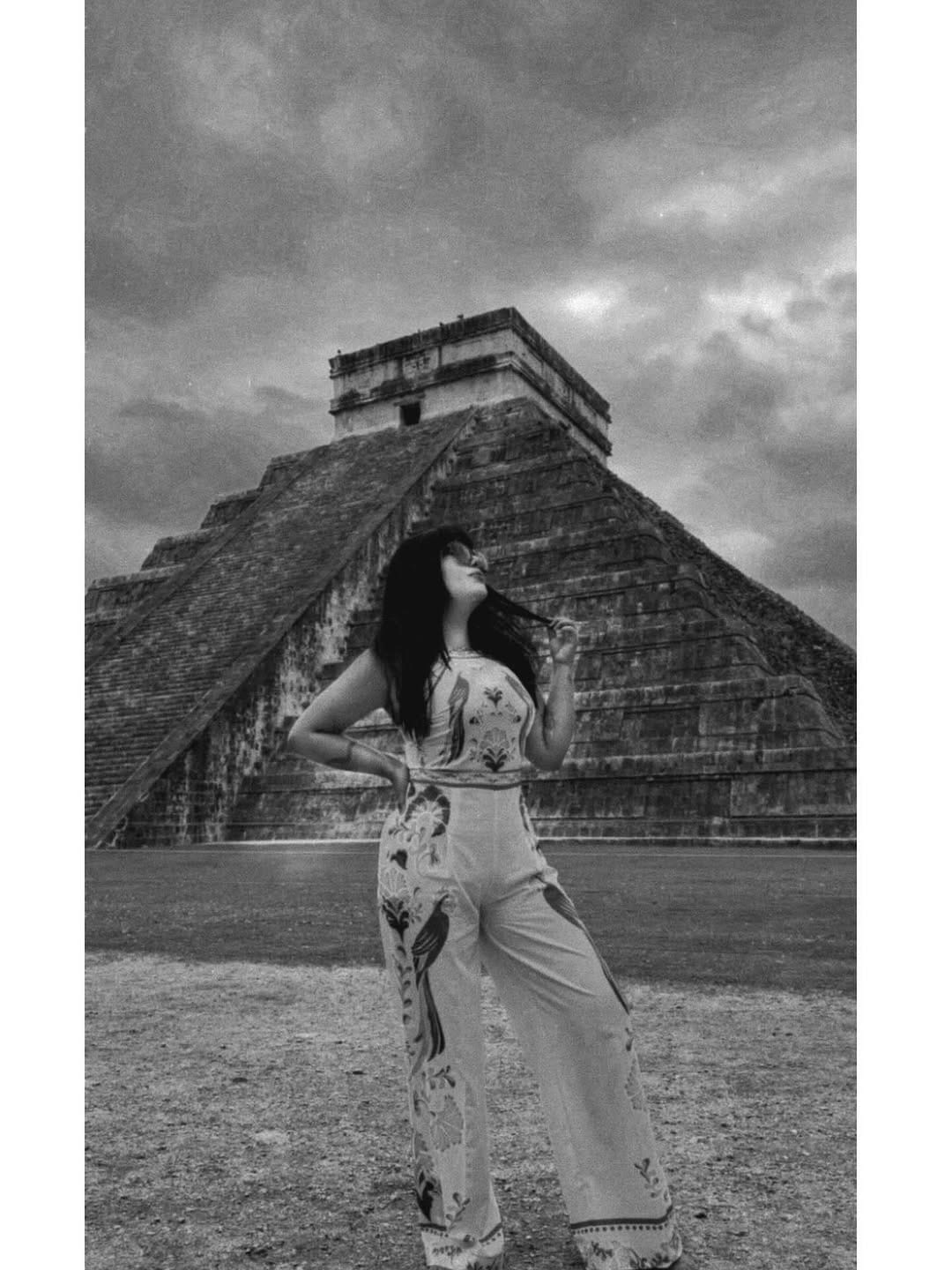 Post 1 by Iliana zarraga on Instagram (image)