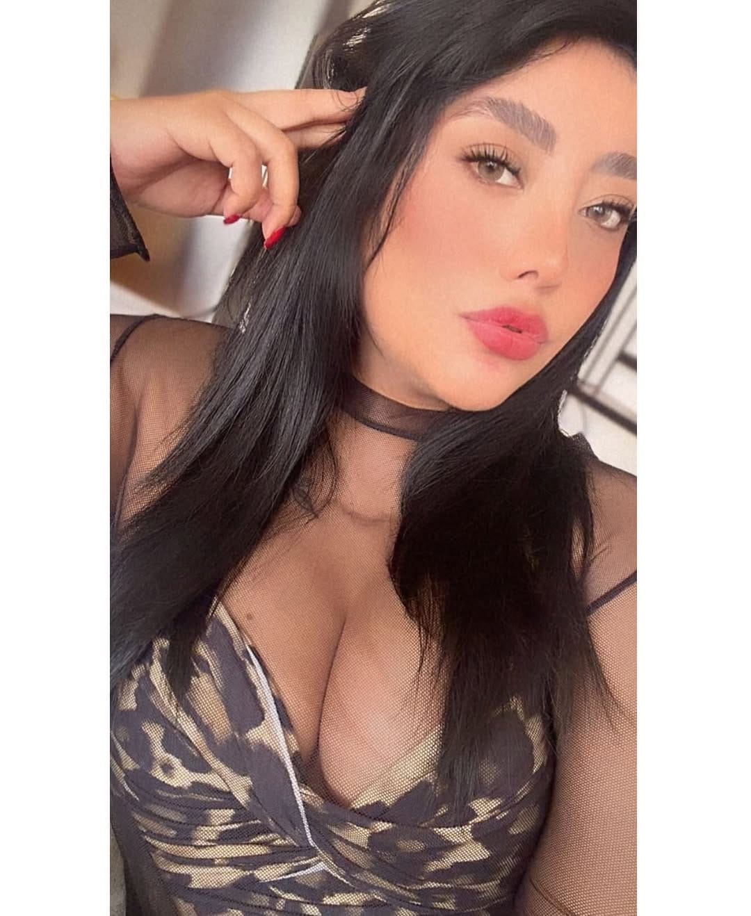 Post 2 by Iliana zarraga on Instagram (image)