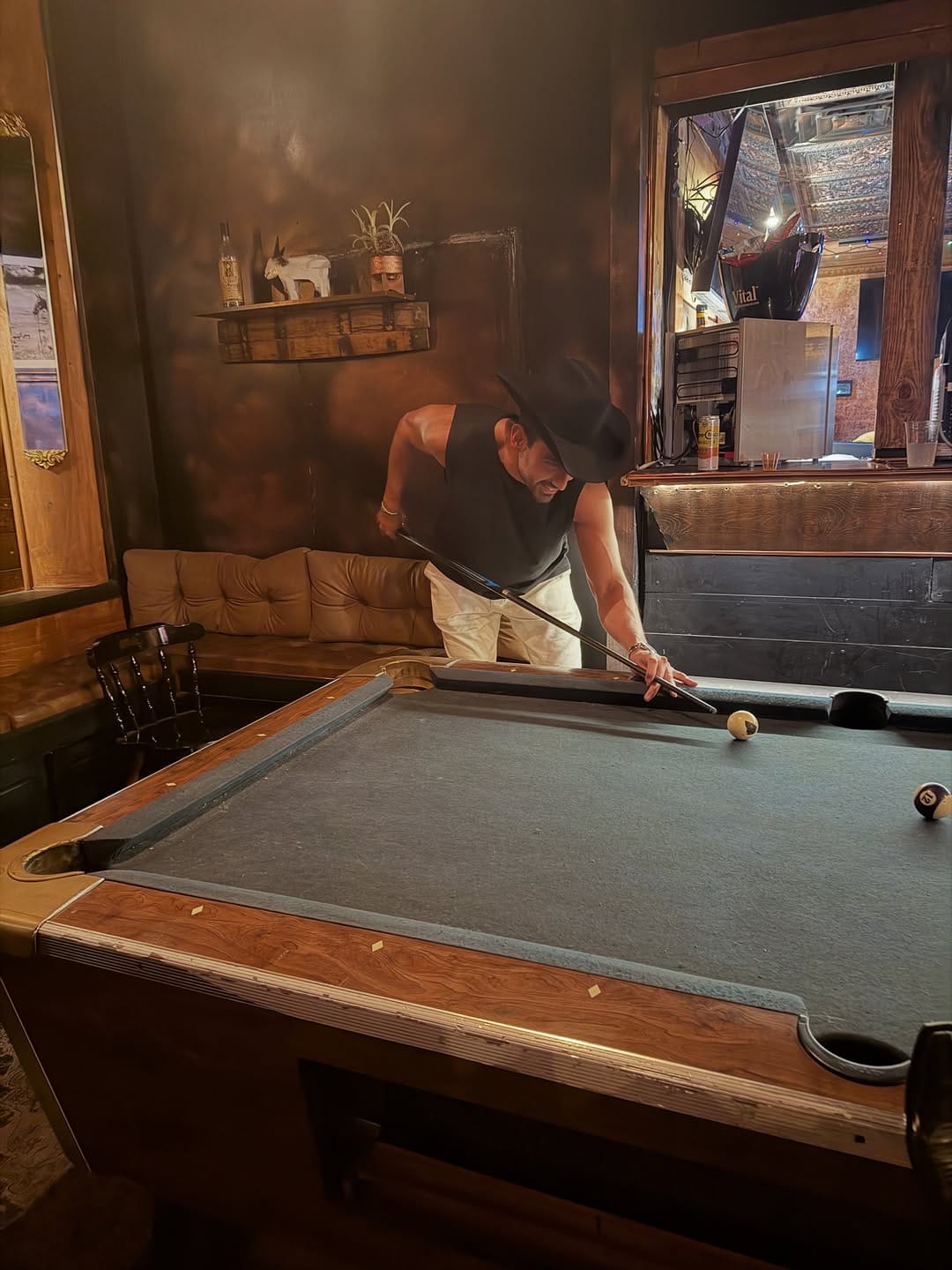 Post 6 by Carlos Jimenez on Instagram (carousel)