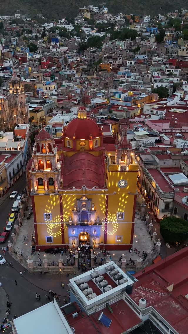 Post 1 by Alexis El Restaurador Mx on Instagram (video)