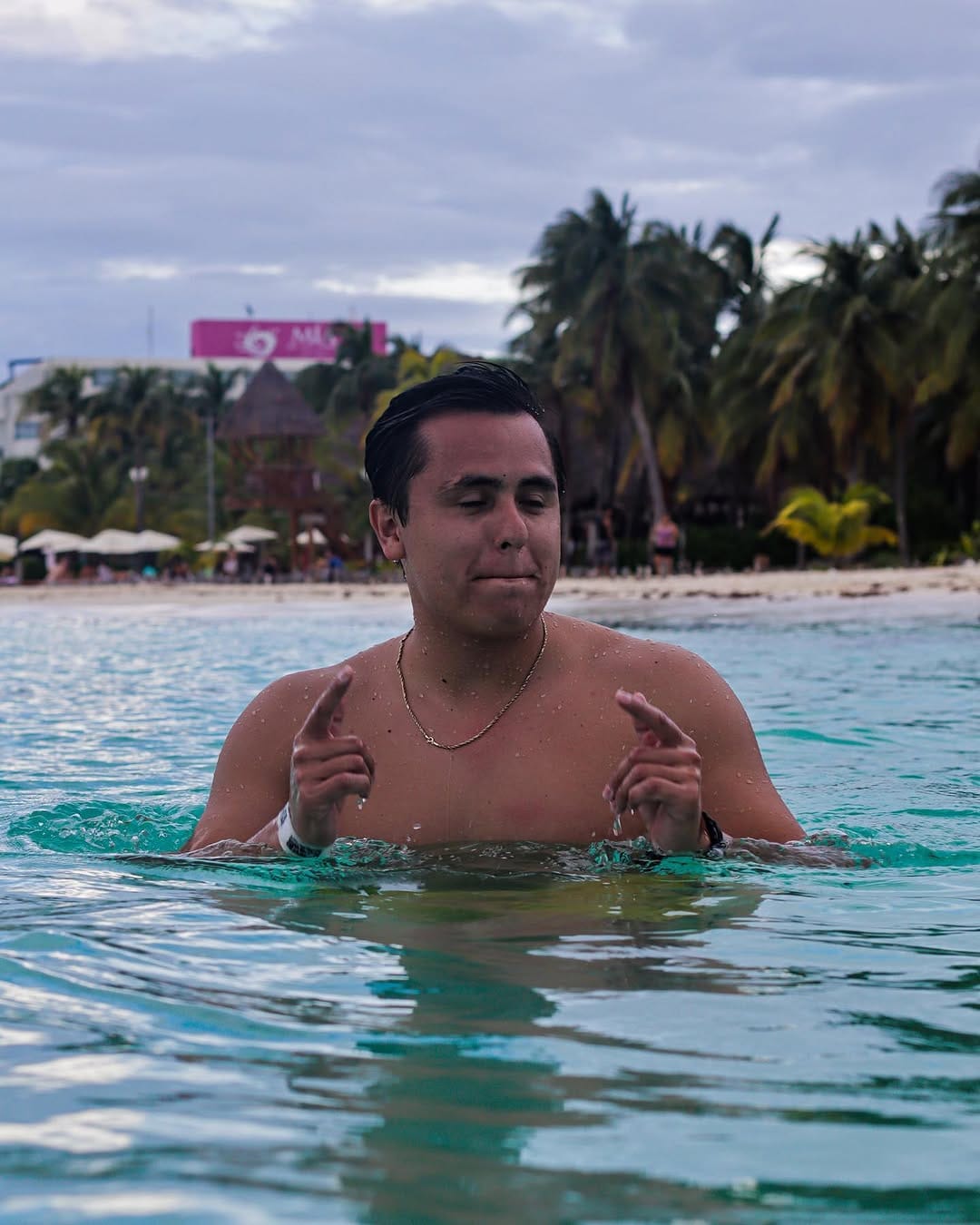 Post 7 by Samuel Pallares on Instagram (image)