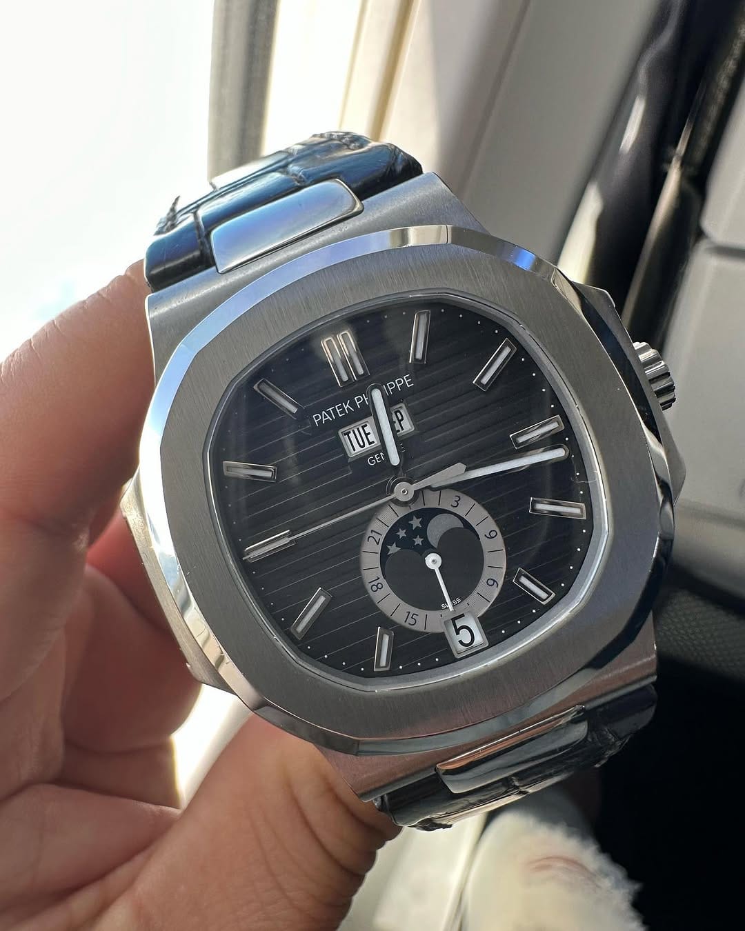 Post 4 by WatchTradingMexico on Instagram (image)
