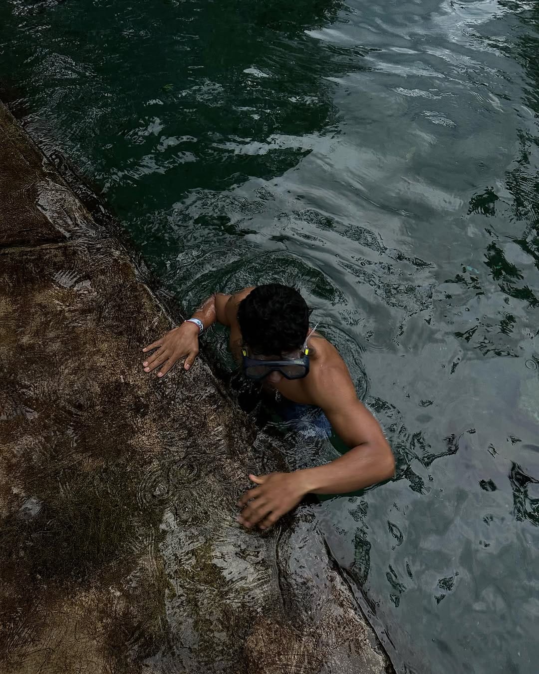 Post 8 by Aaron Lozano on Instagram (image)