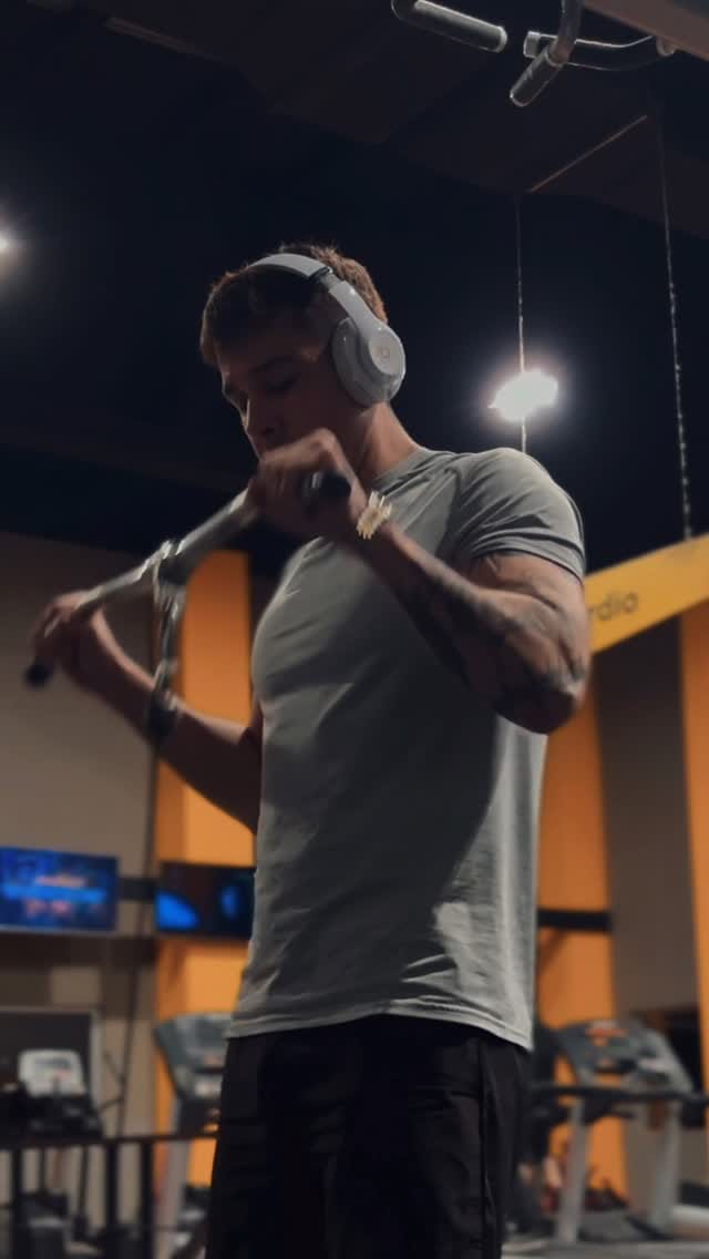 Post 1 by Emiliano Toulouse on Instagram (video)