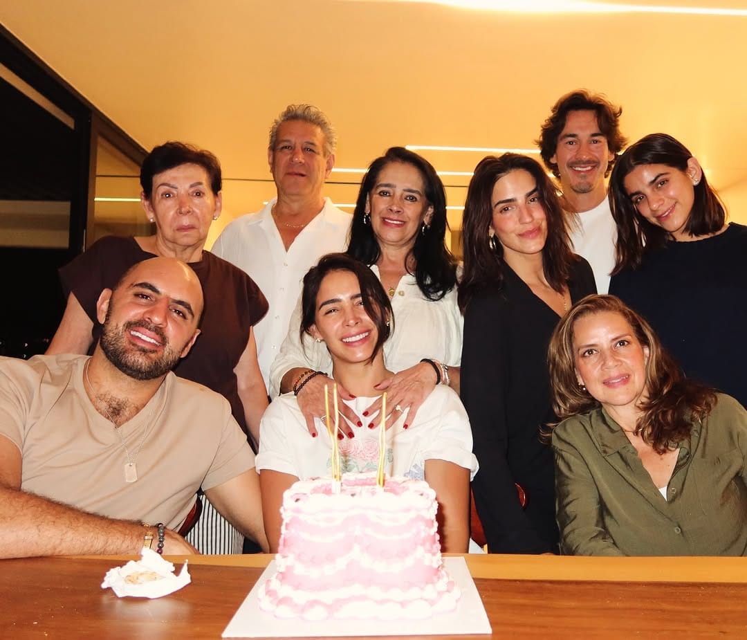 Post 6 by MICHELLE DE REGIL on Instagram (carousel)