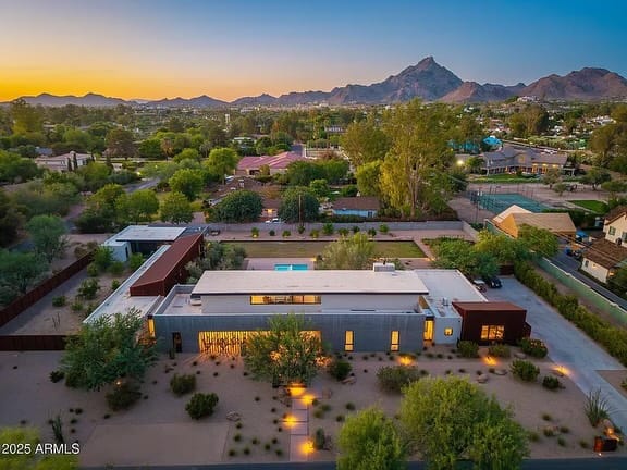 Post 3 by 🏡ARIZONA REALTOR🏘 on Instagram (carousel)
