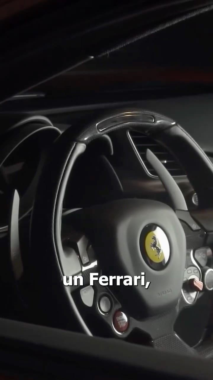 Post 10 by Tertulia & Dinero Podcast on Instagram (video)