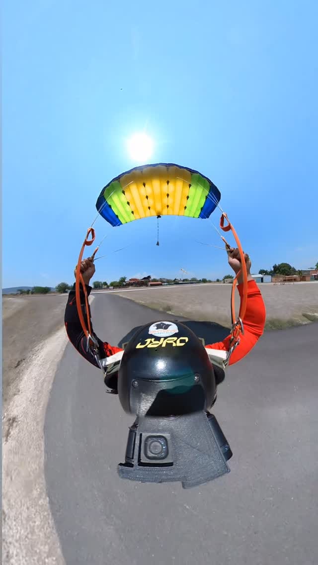 Post 2 by Brandon Díaz on Instagram (video)