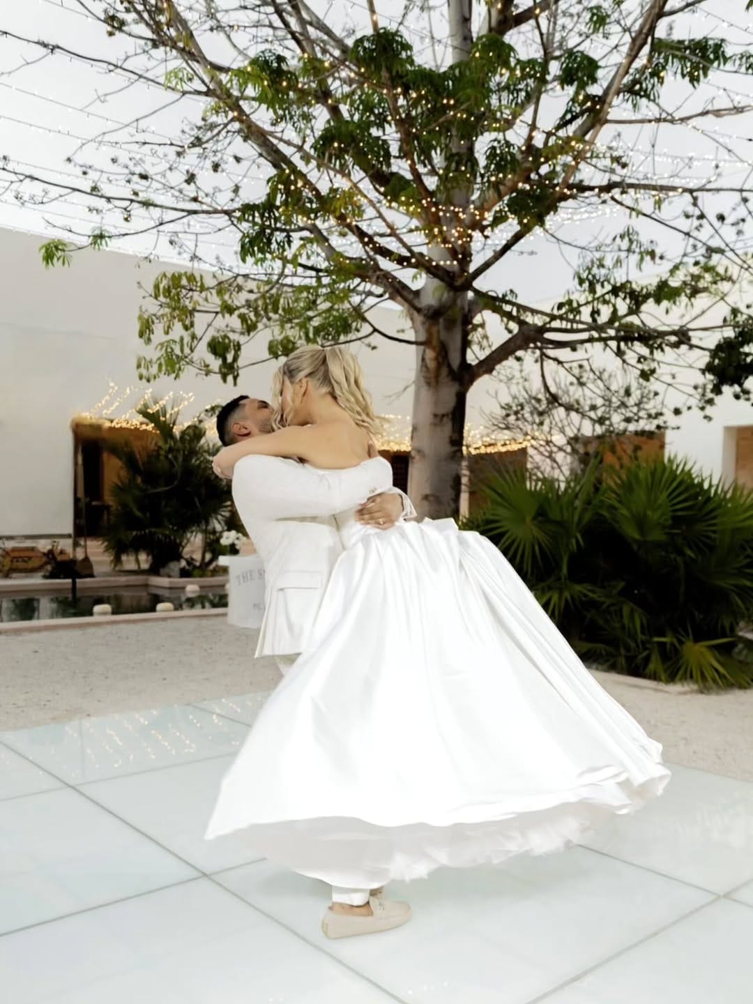 Post 4 by Heber Moran | Tulum Wedding Photographer on Instagram (carousel)