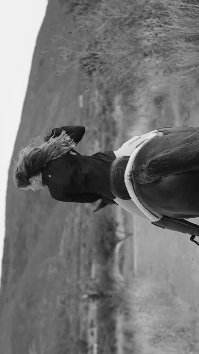 Post 3 by Paulina Rangel on Instagram (video)