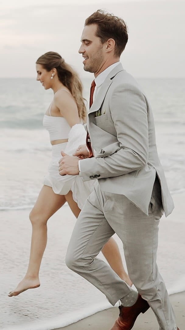 Post 10 by Haku Films // Wedding photographers & videographers on Instagram (video)