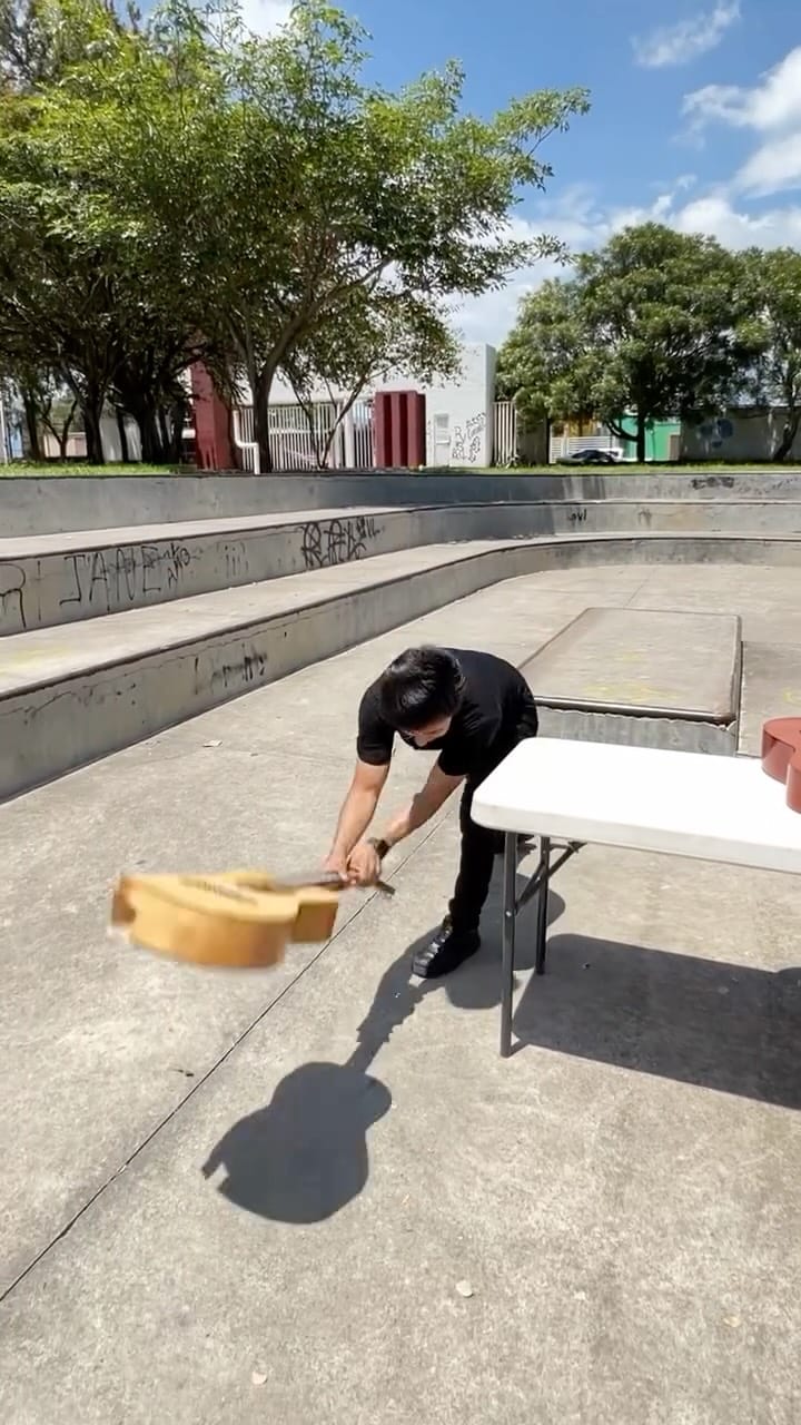 Post 7 by Rafael Iglesias on Instagram (video)