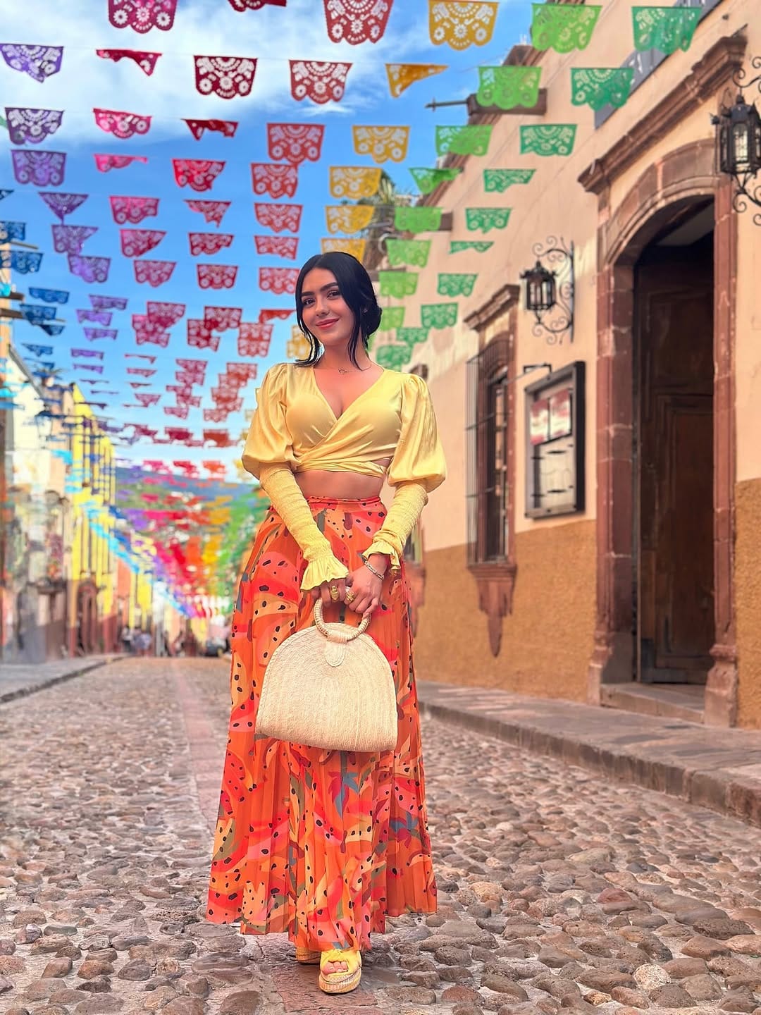 Post 10 by Fernanda Olvera on Instagram (carousel)