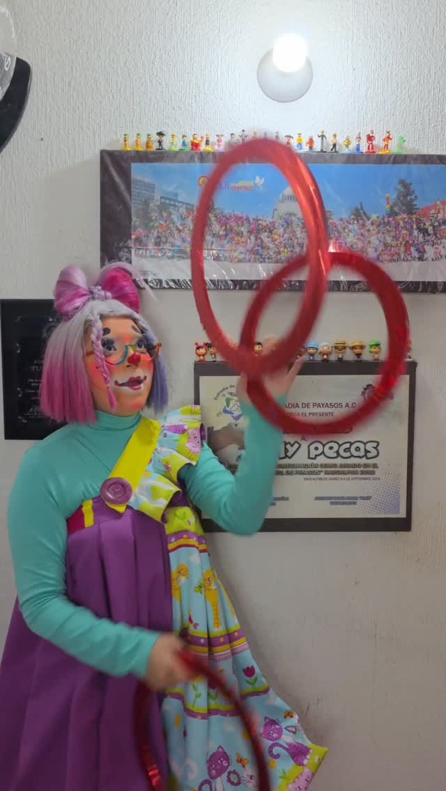 Post 1 by Tutú Lelé 💗 on Instagram (video)