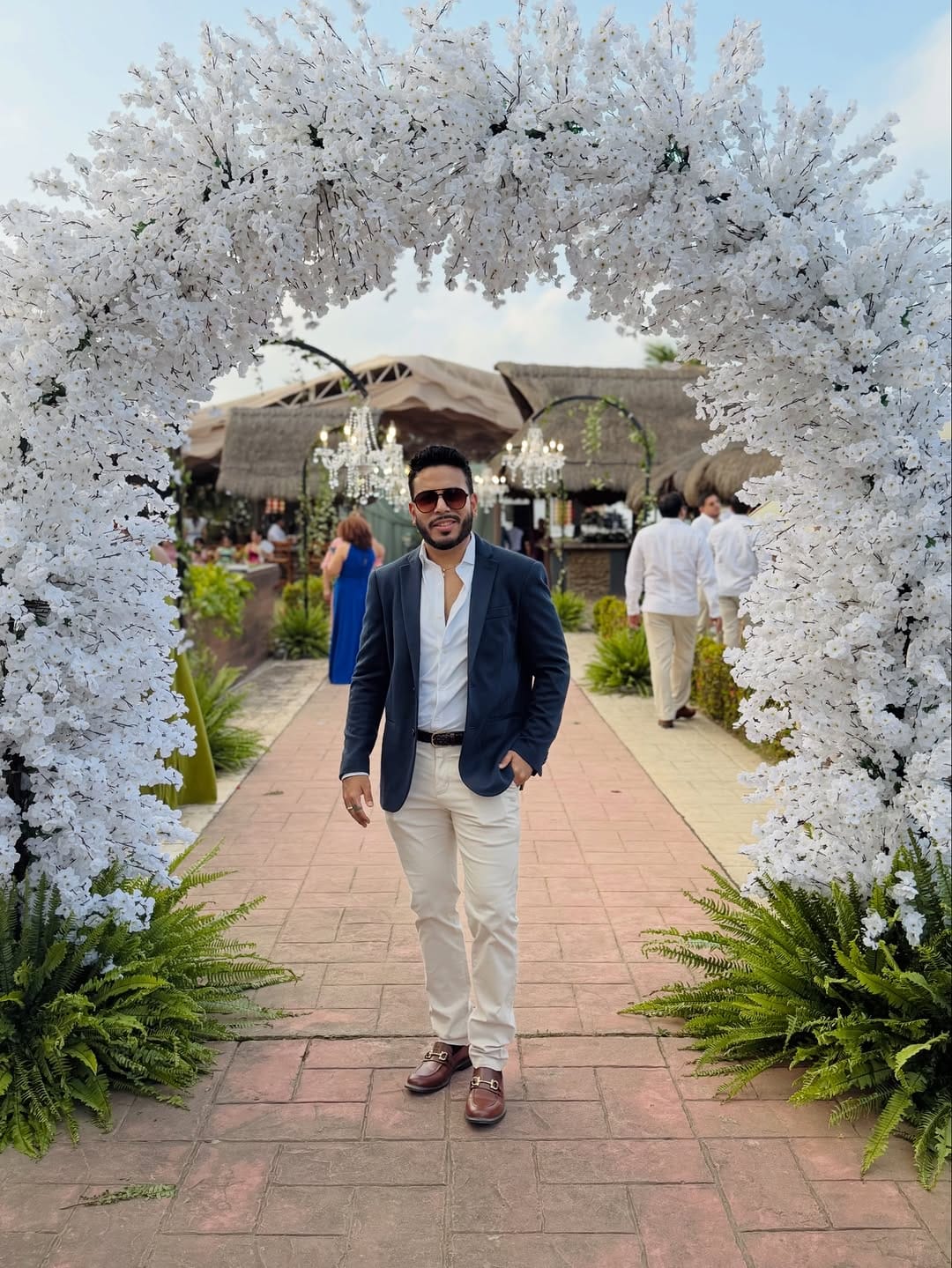 Post 3 by Aquiles Lara on Instagram (carousel)