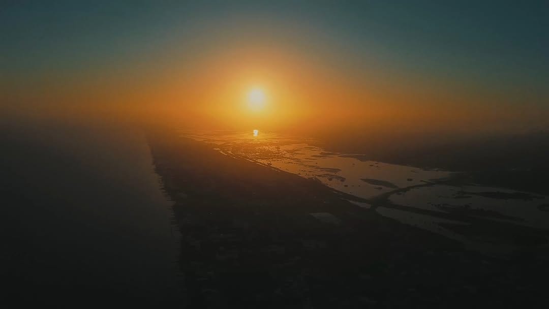 Post 6 by Karen Melo on Instagram (video)