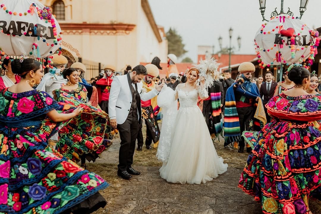 Post 9 by Fotografía de Bodas y Vida on Instagram (carousel)