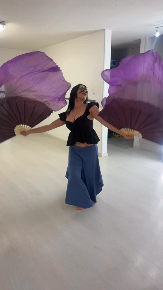 Post 1 by ＶＥＲÓＮＩＣＡ   ＶＩＴＡＬ   ＹＥＰ on Instagram (video)