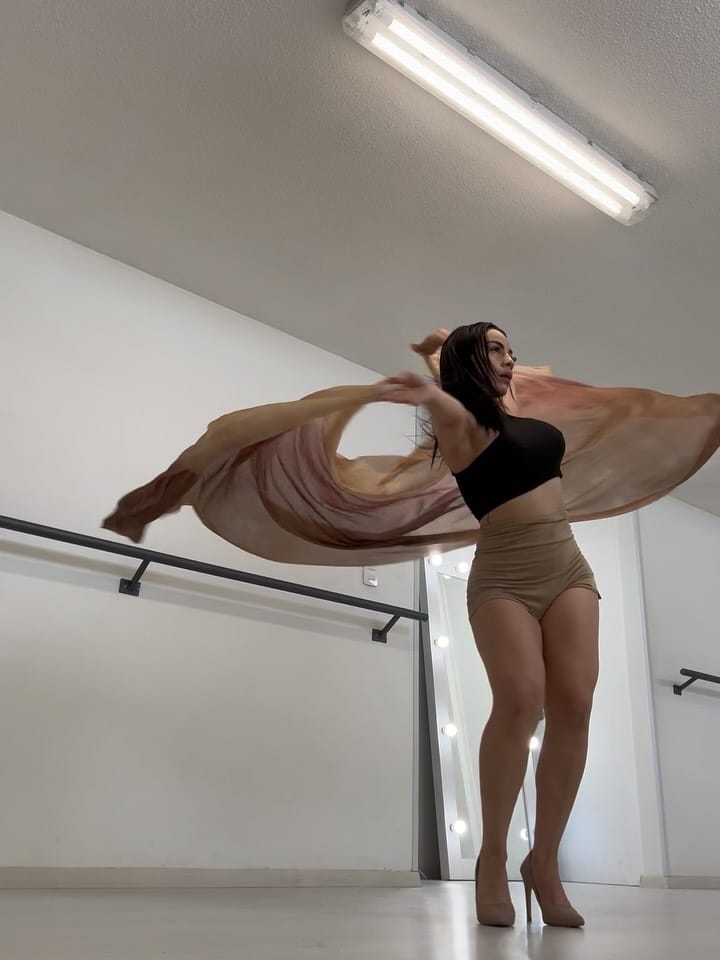 Post 2 by ＶＥＲÓＮＩＣＡ   ＶＩＴＡＬ   ＹＥＰ on Instagram (carousel)