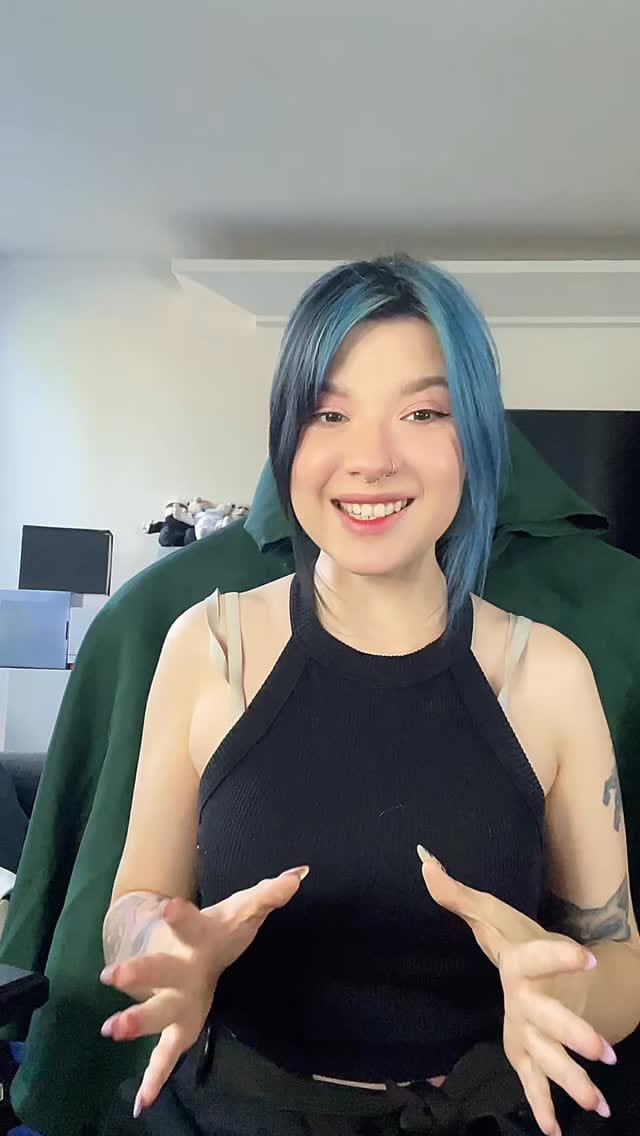 Post 5 by Lisa Cuadros on Instagram (video)
