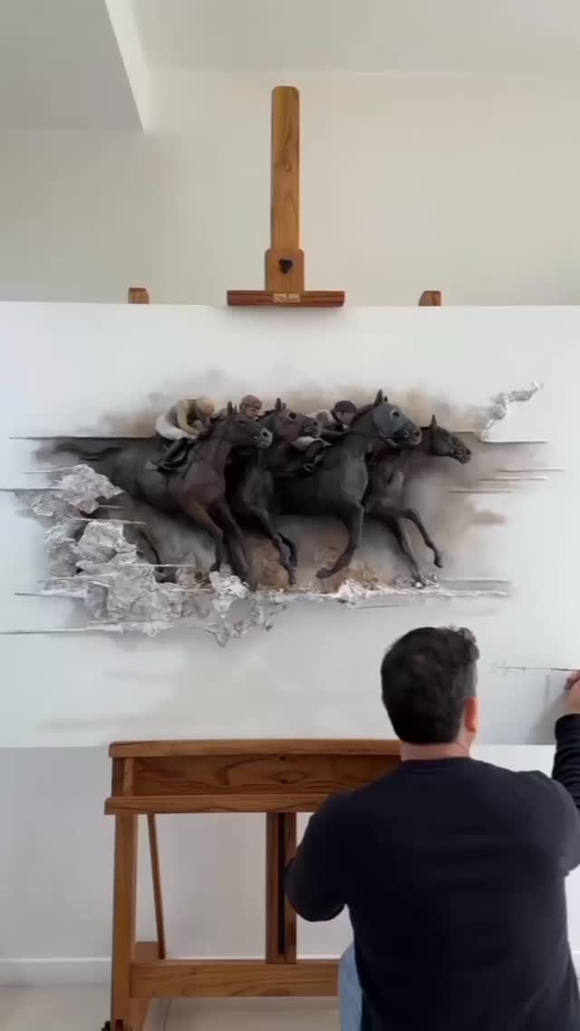 Post 5 by Artista y escultor plastico on Instagram (video)
