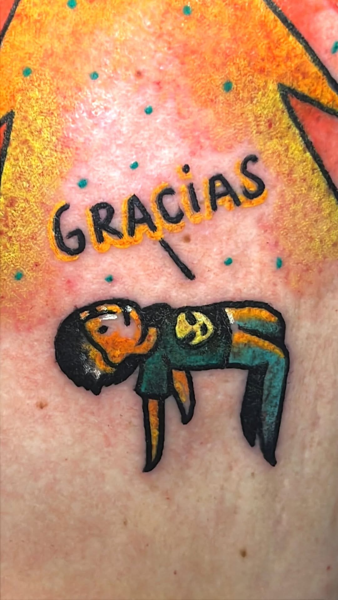 Post 1 by 👽 Manos Muertas 🛸 on Instagram (video)
