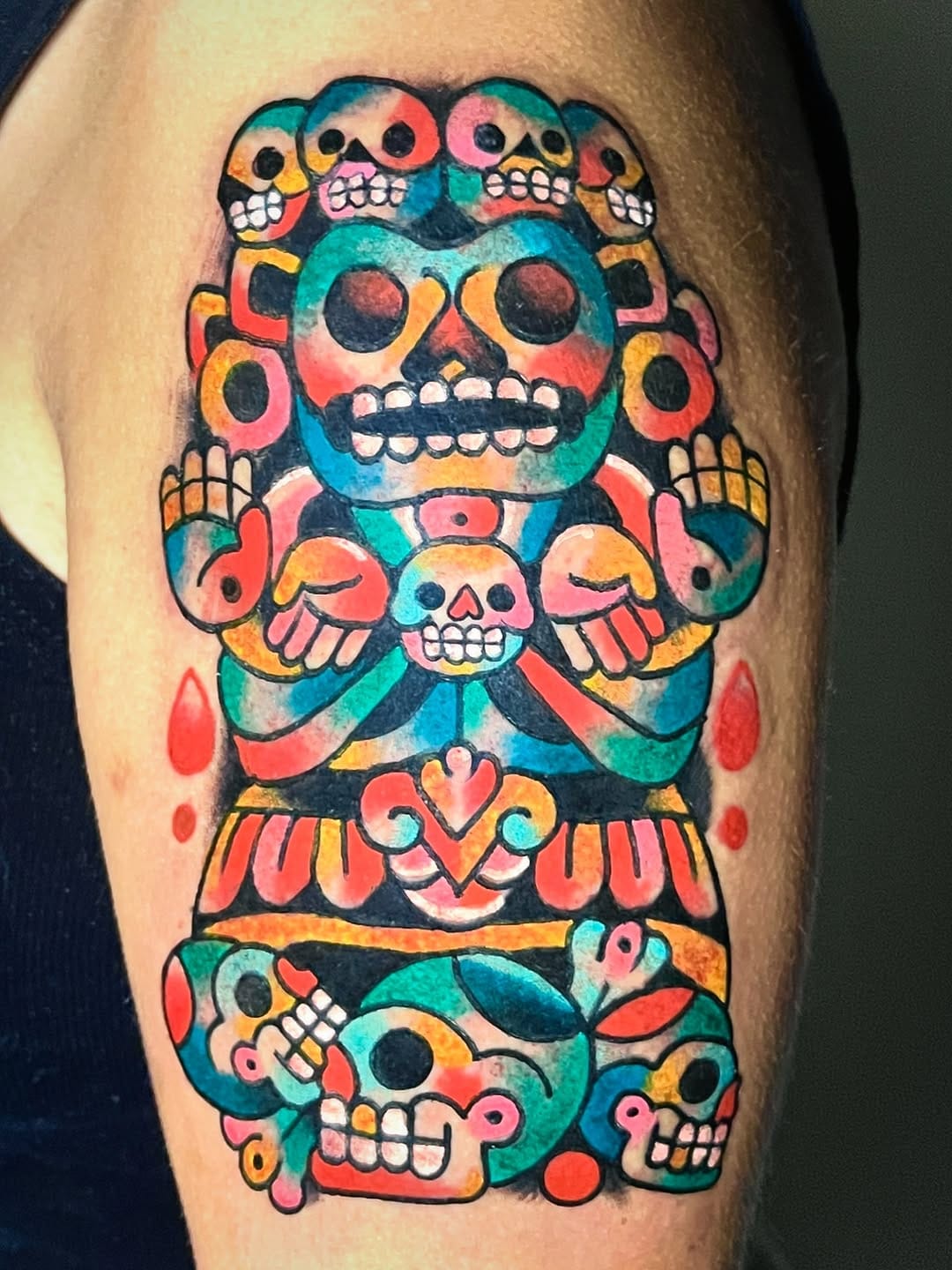 Post 8 by 👽 Manos Muertas 🛸 on Instagram (carousel)