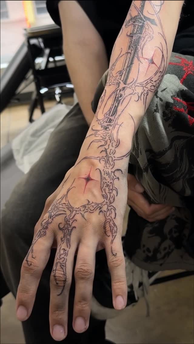 Post 1 by TATTOO USA on Instagram (video)