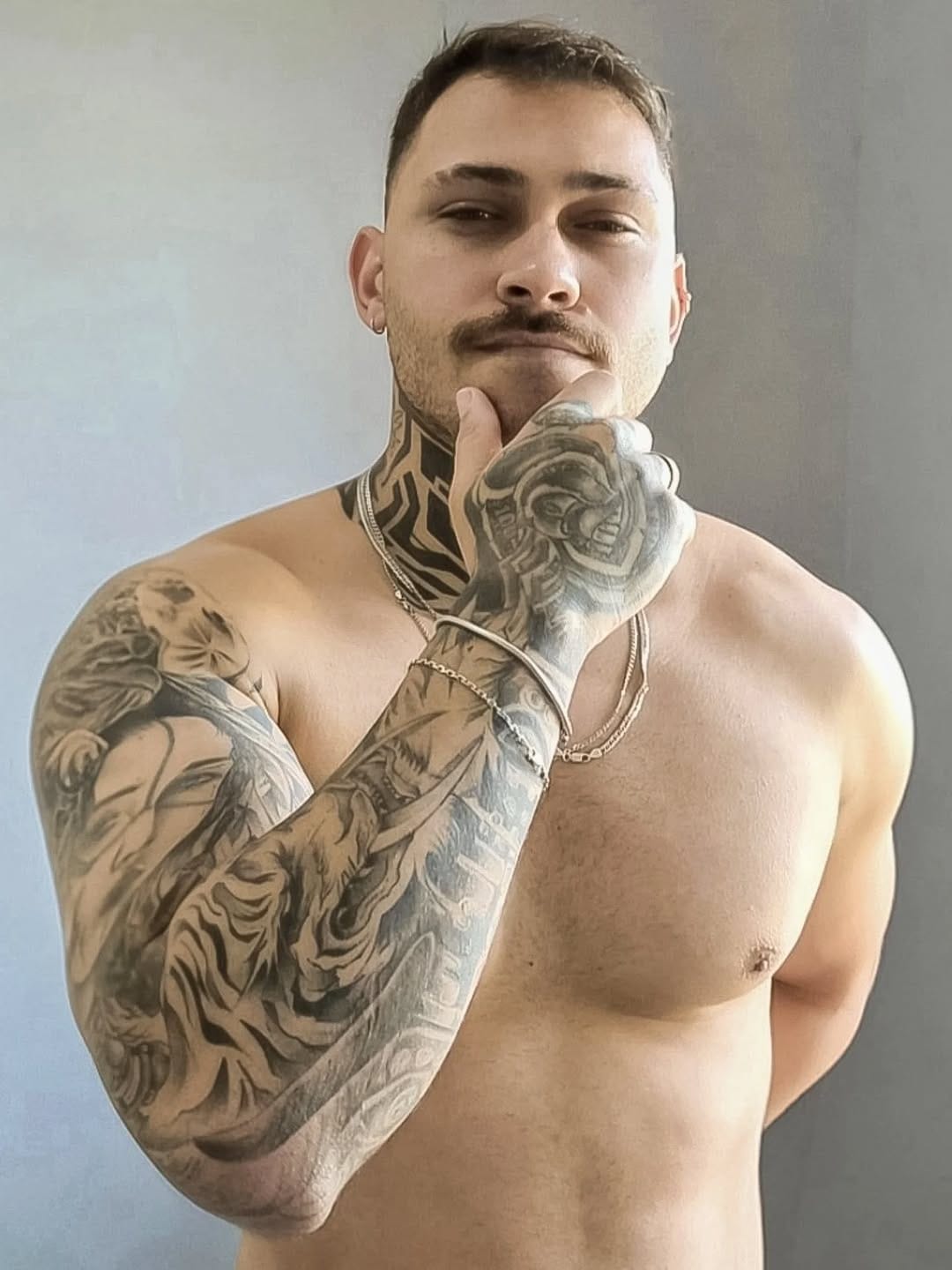 Post 2 by ĿΞvinŞtΞin on Instagram (image)