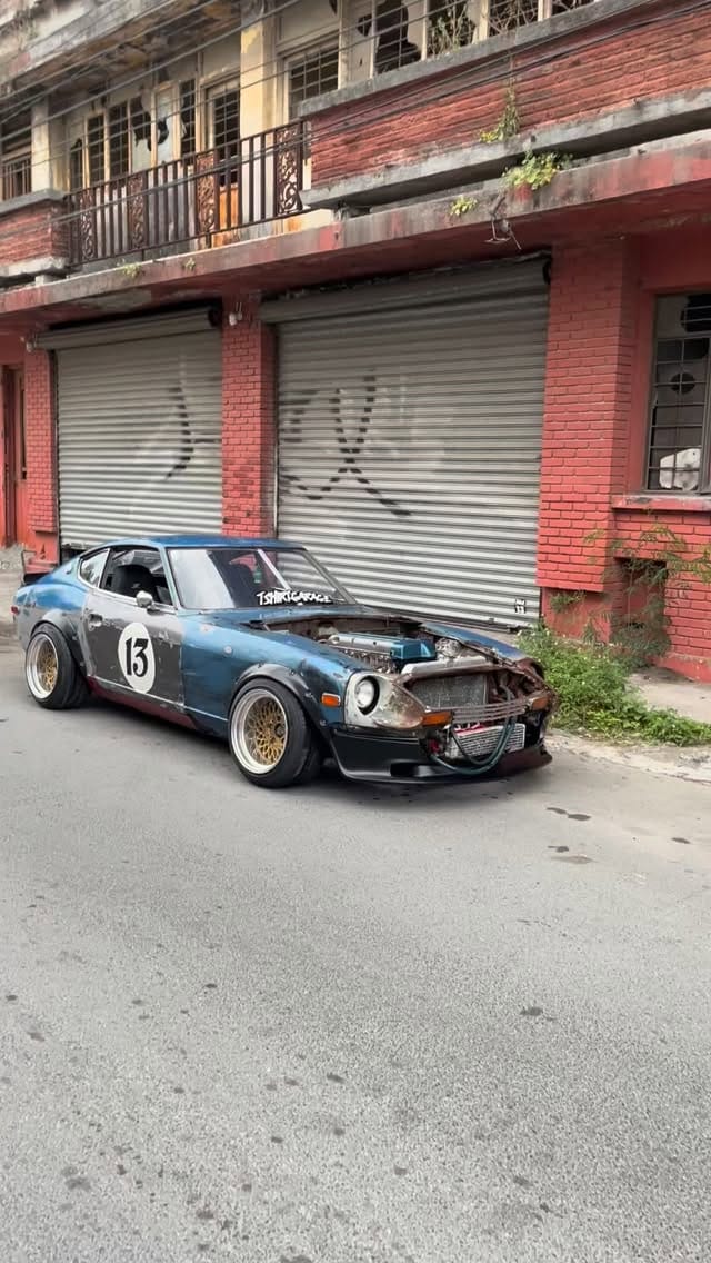 Post 8 by Qike Mtz. on Instagram (video)