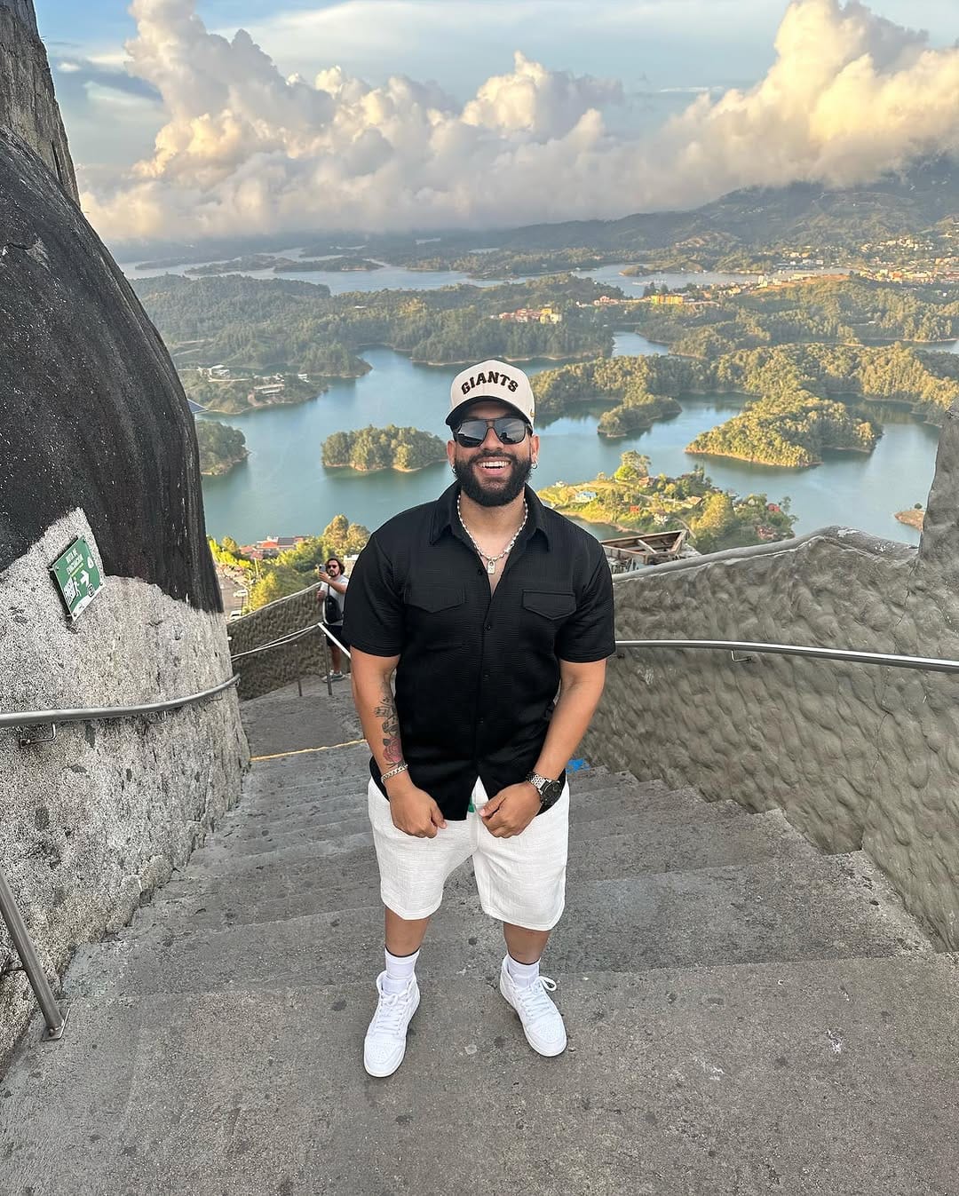 Post 10 by Yo Soy AD "El Malito" 😈 on Instagram (carousel)