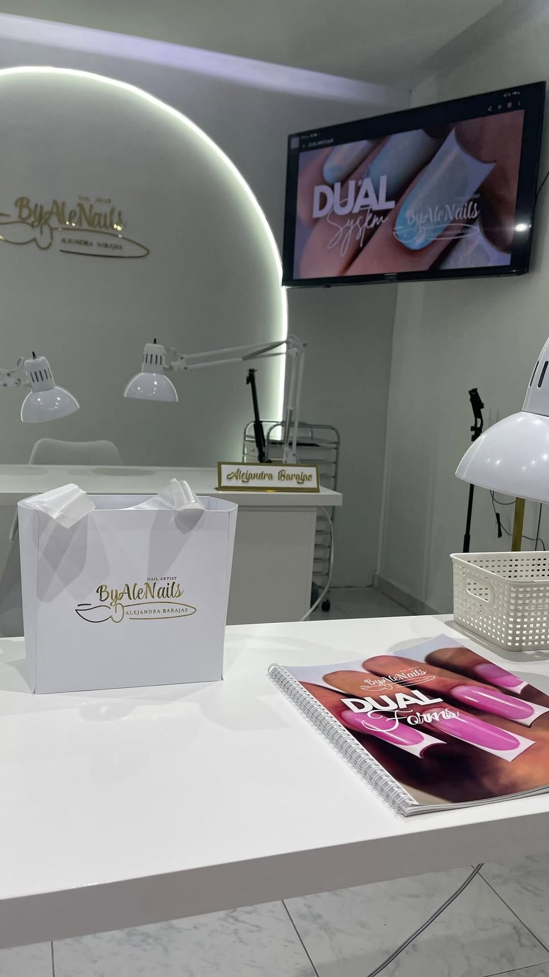 Post 4 by By Ale Nails® |Alejandra Barajas | Nail Artist on Instagram (video)