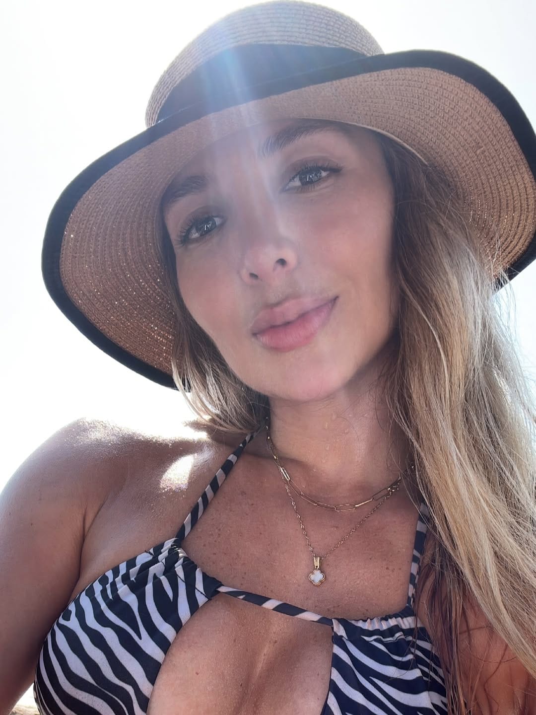 Post 6 by Yeimy Alonso on Instagram (image)