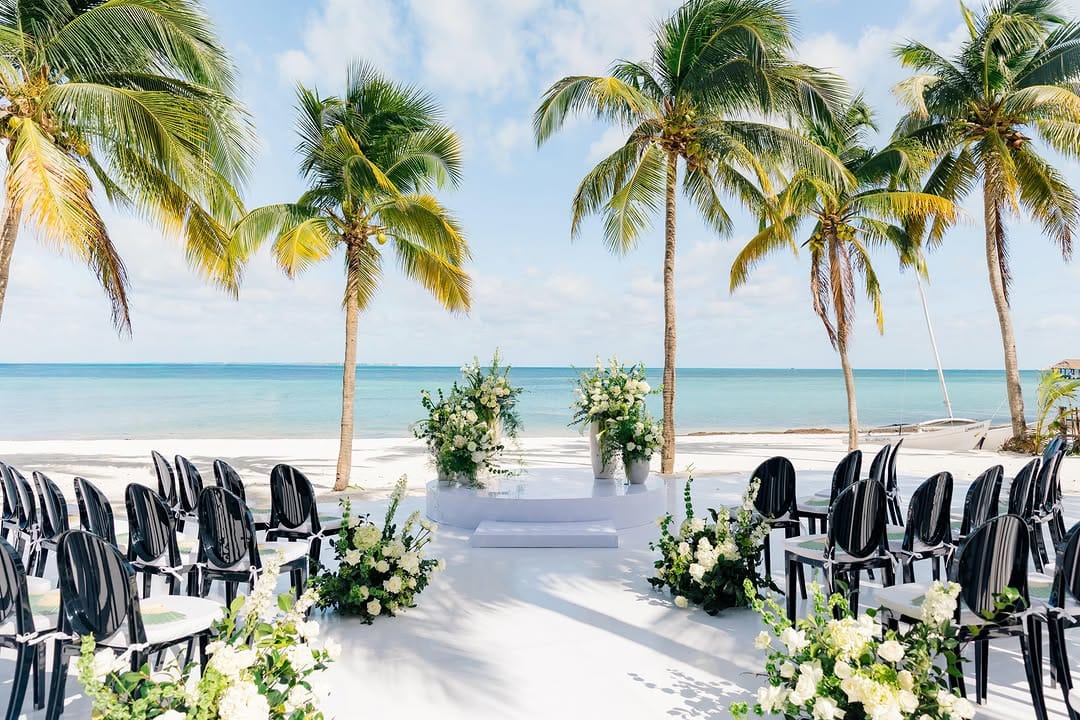 Post 7 by Riviera Maya Wedding Planner on Instagram (carousel)