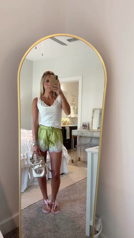 Post 2 by Halle on TikTok (video)