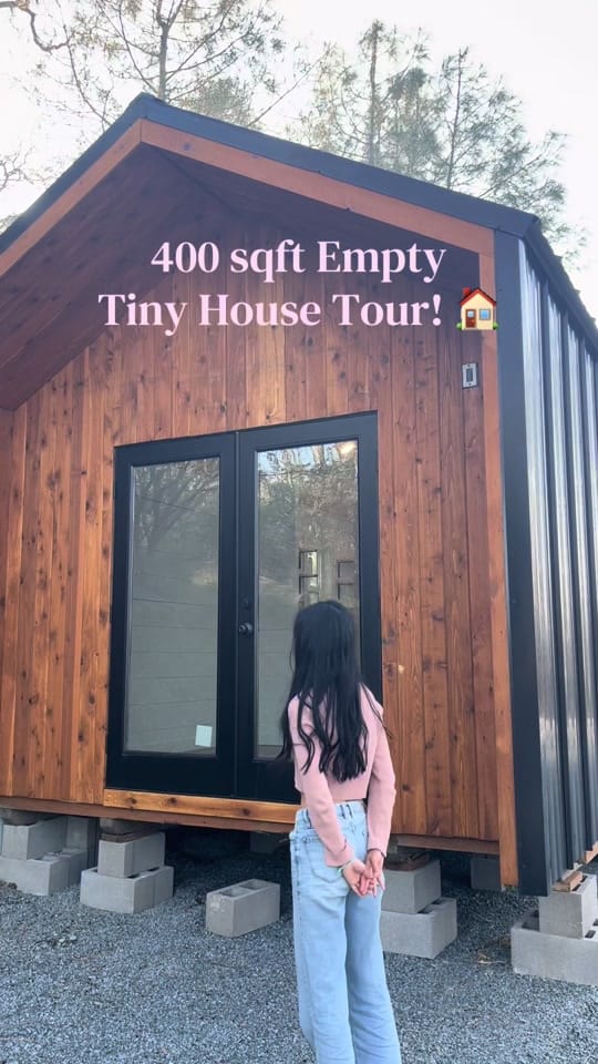 Post 10 by Sakura on TikTok (video)