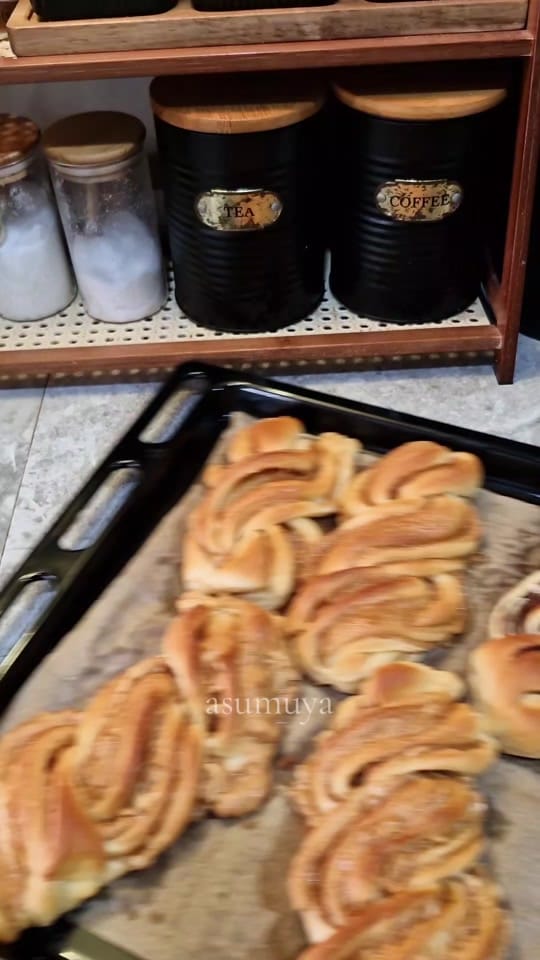 Post 3 by a s u m u y a on TikTok (video)