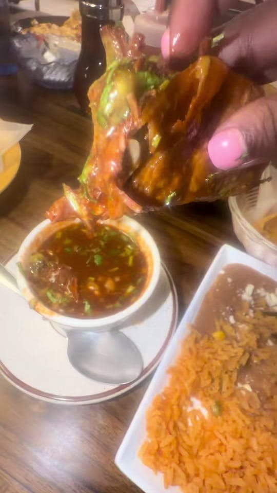 Post 6 by NiaTheFoodie on TikTok (video)