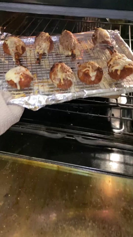 Post 1 by FoodTourTv on TikTok (video)