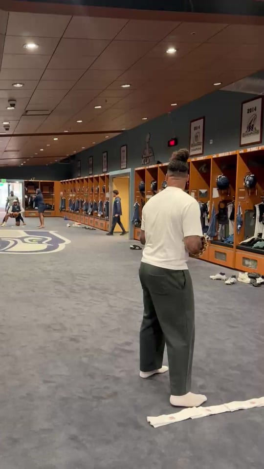 Post 7 by Leonard Williams on TikTok (video)