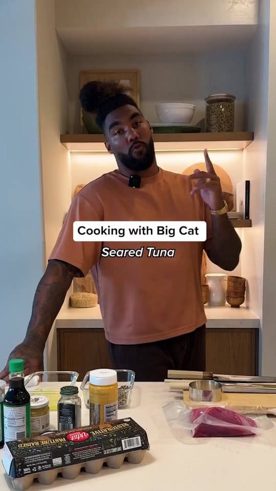 Post 10 by Leonard Williams on TikTok (video)