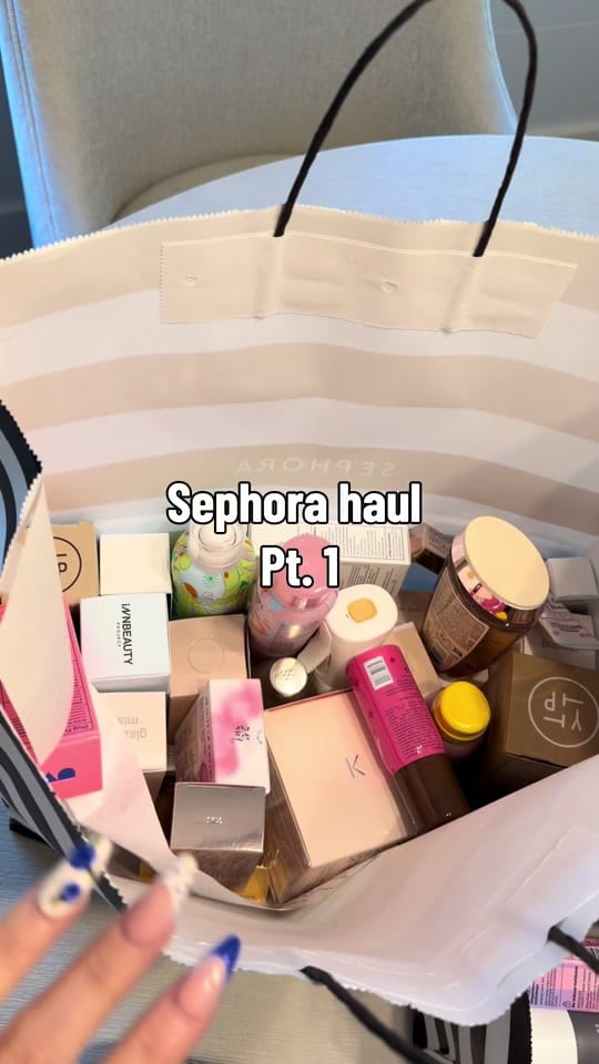 Post 2 by Alexandraiscurvy on TikTok (video)