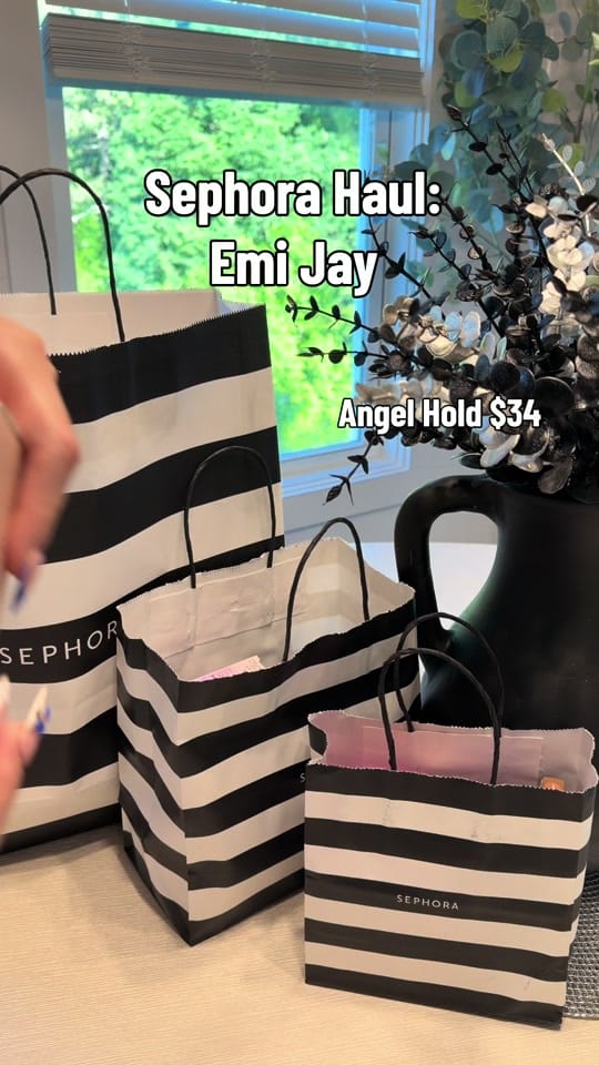 Post 1 by Alexandraiscurvy on TikTok (video)
