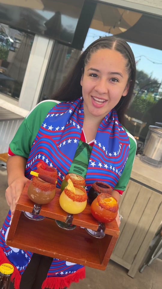 Post 2 by Clandestino Gastro Bar on TikTok (video)