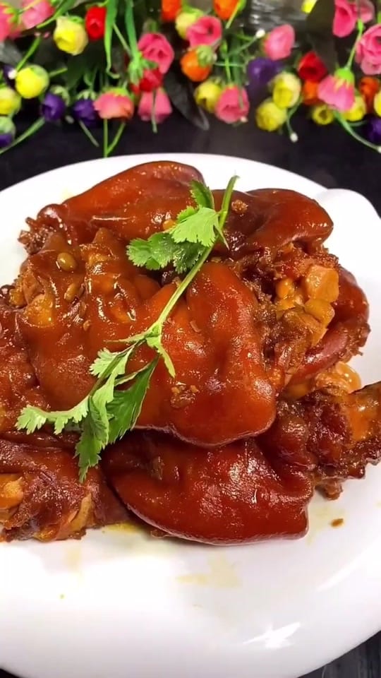 Post 6 by Catch Food on TikTok (video)