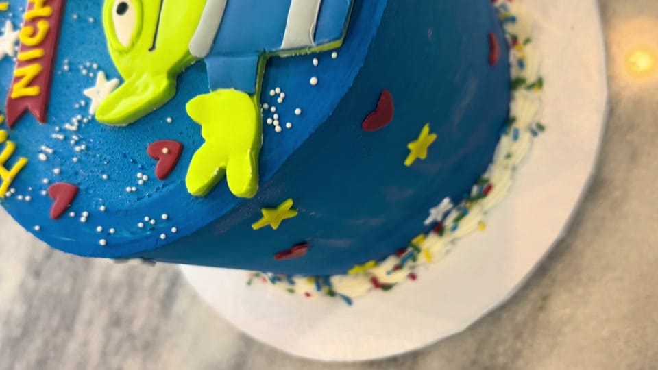 Post 1 by Patisserie Amour on TikTok (video)