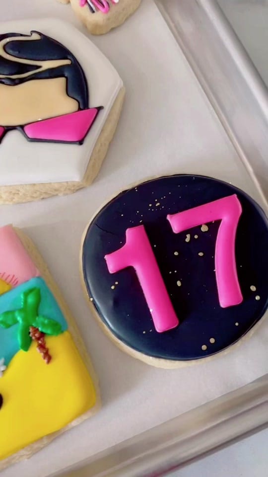 Post 3 by The Purrfect Sweets on TikTok (video)