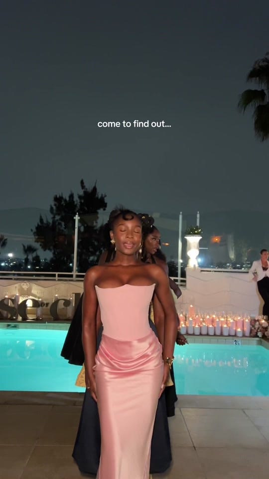 Post 10 by Ayomide Bello on TikTok (video)