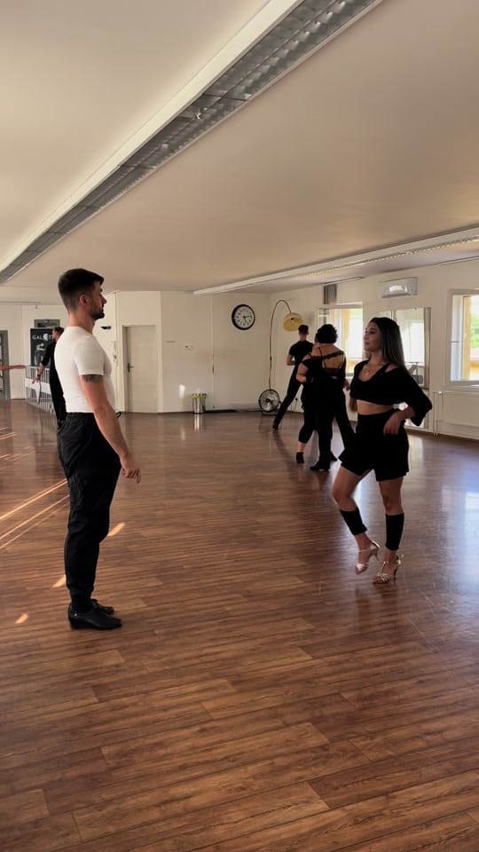 Post 10 by Frances Godlova on TikTok (video)